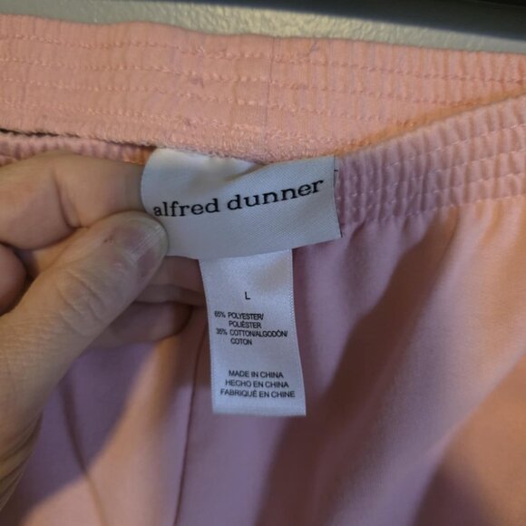 EUC Alfred Dunner Sweatpant Material Capris - Picture 3 of 5